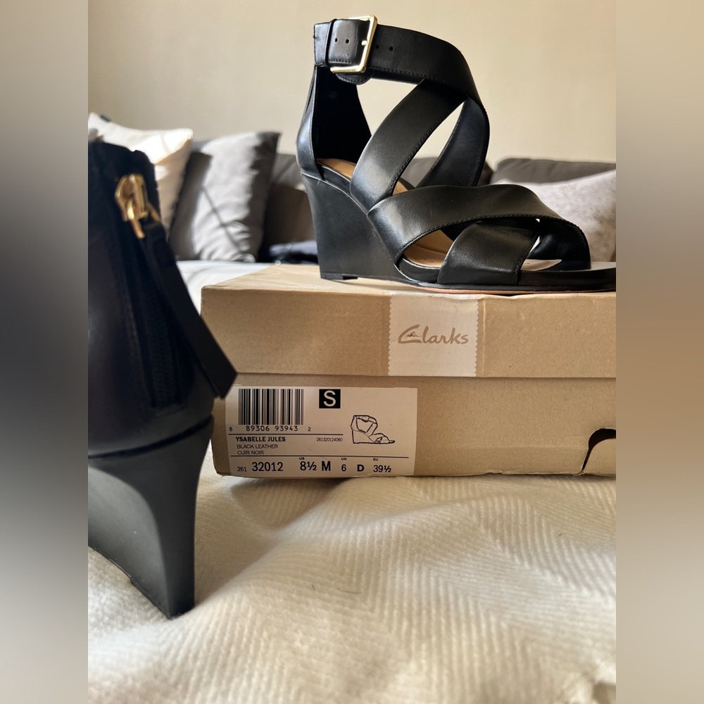 Brand New, Never Worn Ysabelle Jules, Clark Sandals - Size 81/2 M, Black